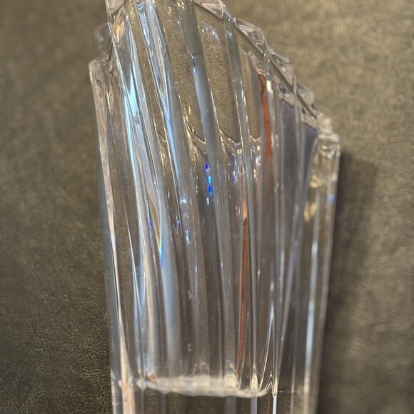 Small Heart Shape Vase - Picture 2 of 5